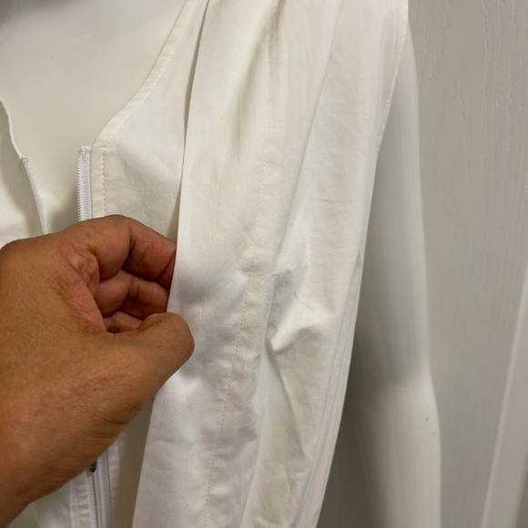 DONCASTER beautiful white cozy and chic dress with front packets very unique - Picture 8 of 13